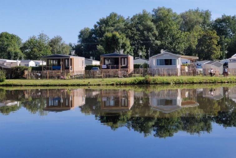 Camping La Garenne De Moncourt รู ภายนอก รูปภาพ