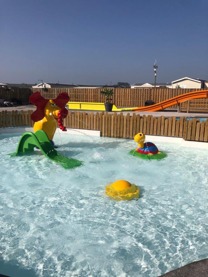 Camping La Garenne De Moncourt รู ภายนอก รูปภาพ