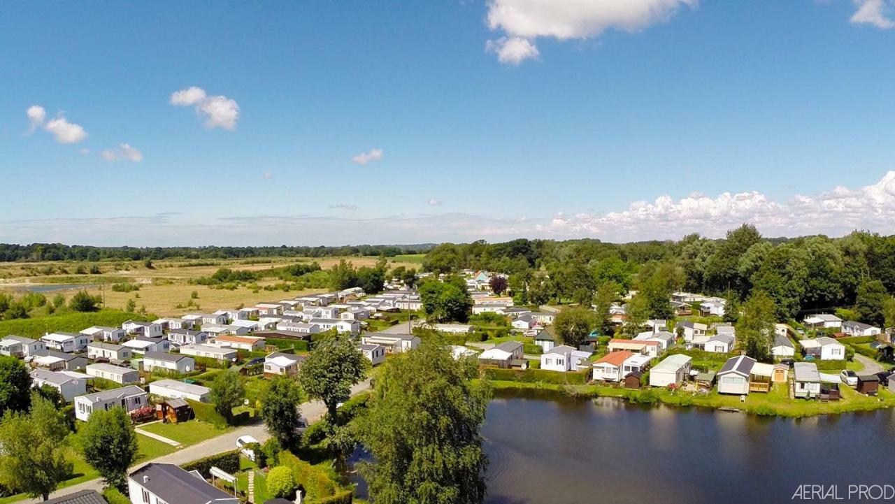 Camping La Garenne De Moncourt รู ภายนอก รูปภาพ