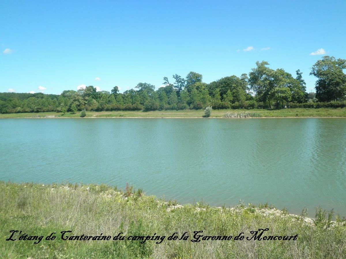 Camping La Garenne De Moncourt รู ภายนอก รูปภาพ