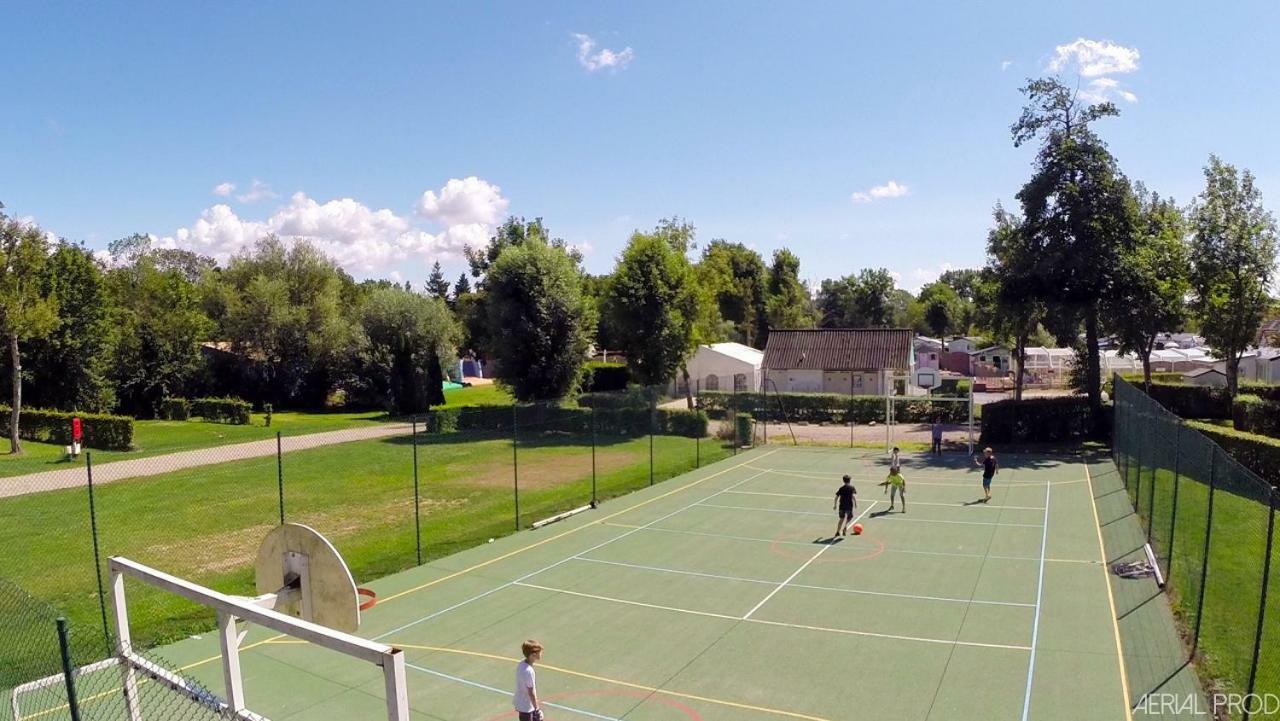 Camping La Garenne De Moncourt รู ภายนอก รูปภาพ