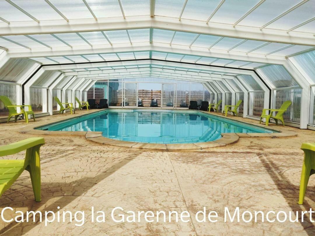 Camping La Garenne De Moncourt รู ภายนอก รูปภาพ